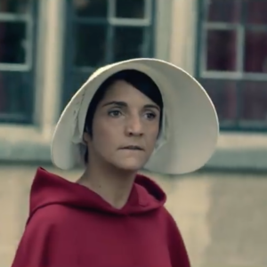 Florence Foresti parodie "The Handmaid's Tale : la servante écarlate" - mars 2019.