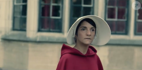 Florence Foresti parodie "The Handmaid's Tale : la servante écarlate" - mars 2019.