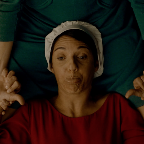 Florence Foresti parodie "The Handmaid's Tale : la servante écarlate" - mars 2019.