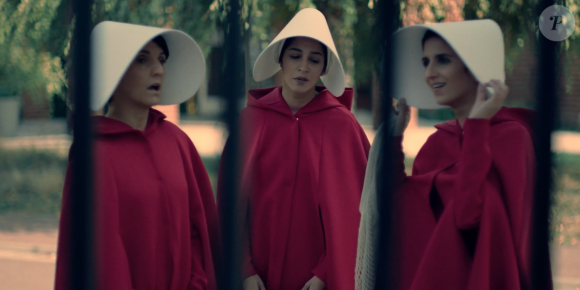 Florence Foresti parodie "The Handmaid's Tale : la servante écarlate" - mars 2019. Avec Leïla Bekhti et Géraldine Nakache.