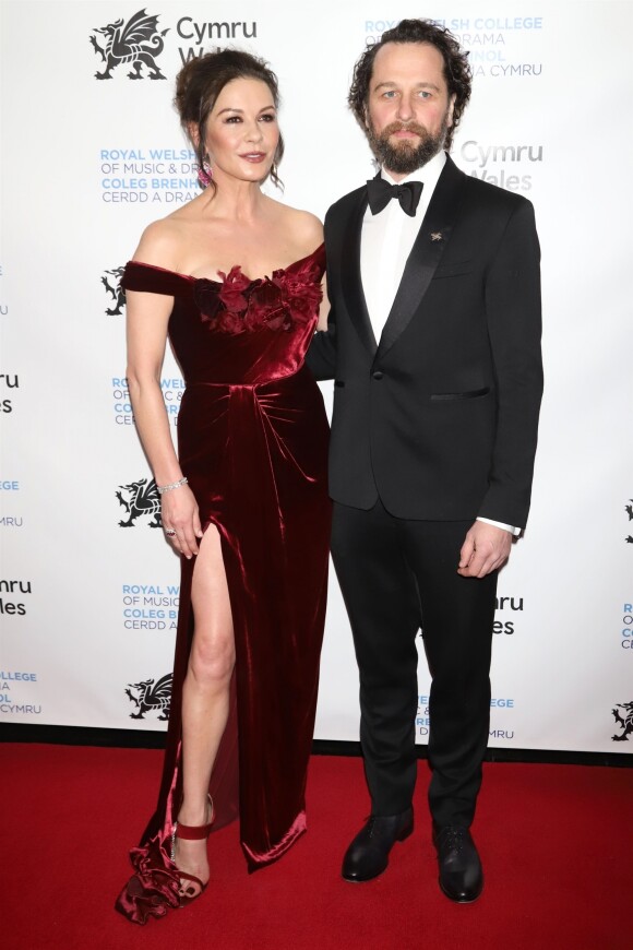 Catherine Zeta-Jones et Matthew Rhys - Catherine Zeta-Jones reçoit son diplôme du Royal Welsh College of Music and Drama à New York, le 1er mars 2019