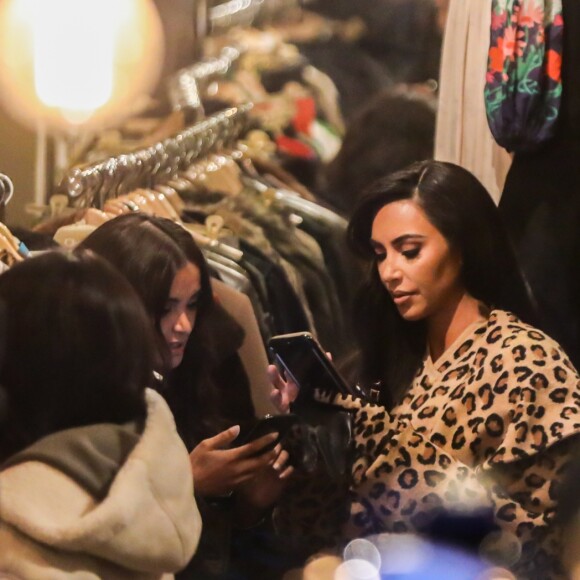 Kim Kardashian fait du shopping à la boutique Nice Piece à Paris. Le 5 mars 2019.