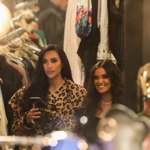 Kim Kardashian fait du shopping à la boutique Nice Piece à Paris. Le 5 mars 2019.