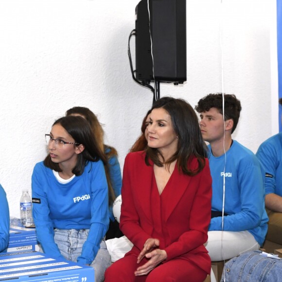 La reine Letizia d'Espagne (tailleur pantalon Roberto Torretta) lors de la proclamation des lauréats du Prix social de la Fondation Princesse de Gérone, le 6 mars 2019 à Caceres.