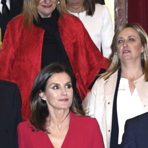 La reine Letizia d'Espagne (tailleur pantalon Roberto Torretta) lors de la proclamation des lauréats du Prix social de la Fondation Princesse de Gérone, le 6 mars 2019 à Caceres.