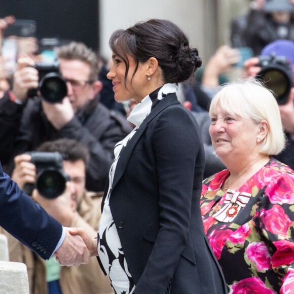 A l'occasion de la journée mondiale du droits des femmes, Meghan Markle (enceinte), duchesse de Sussex, s'est rendue au King's College à Londres, pour participer à une discussion conjointe avec le Trust "The Queen's Commonwealth" à Londres. Le 8 mars 2019 