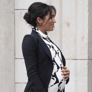 A l'occasion de la journée mondiale du droits des femmes, Meghan Markle (enceinte), duchesse de Sussex, a participé à une discussion conjointe avec le Trust "The Queen's Commonwealth" au King's College à Londres. Le 8 mars 2019