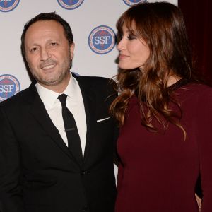 Exclusif - Arthur (Jacques Essebag) et sa compagne Mareva Galanter - Dîner de gala et vente aux enchère pour l'association "Sauveteurs sans frontières" ("Qui sauve une vie sauve l'humanité") à l'hôtel du collectionneur à Paris, France, le 13 février 2018. © Rachid Bellak/Bestimage