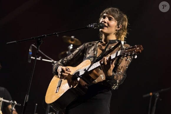 Exclusif - Vanille, fille de Julien Clerc, en première partie de Marc Lavoine en concert à la Seine Musicale à Paris. Le 18 octobre 2018 © Cyril Moreau / Bestimage