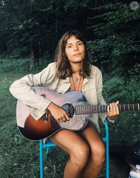 Vanille, la fille de Julien Clerc, sort son premier album "Amazona" - Instagram