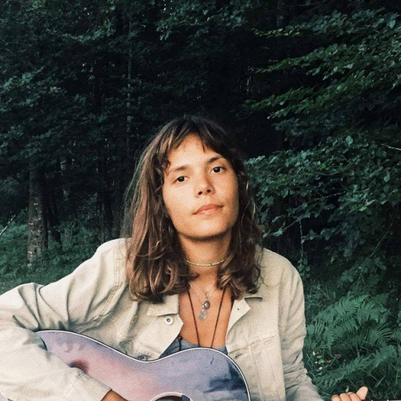 Vanille, la fille de Julien Clerc, sort son premier album "Amazona" - Instagram