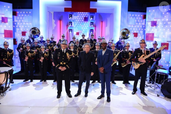 Exclusif - Michel Drucker et la brigade des Pompiers pour le spectacle "Musiques de L'armée Française" - Enregistrement de l'émission "Vivement Dimanche prochain", présentée par M.Drucker et diffusée le 24 mars sur France 2. Le 18 mars 2019 © Guillaume Gaffiot / Bestimage