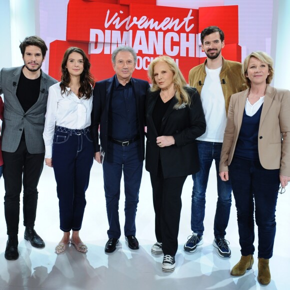 Exclusif - Béatrice Massenet, François Civil, Joséphine Japy, Michel Drucker, Sylvie Vartan, Mac Antoine Le Bret et Ariane Massenet - Enregistrement de l'émission "Vivement Dimanche prochain", présentée par M.Drucker et diffusée le 24 mars sur France 2. Le 18 mars 2019 © Guillaume Gaffiot / Bestimage