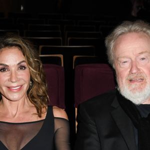 Exclusif - Ridley Scott (réalisateur) avec sa femme Giannina Facio lors de la soirée "Les mondes de Ridley Scott", avec la projection de la publicité pour le cognac Hennessy X.O, du film Thelma et Louise, suivi d'un cocktail dînatoire, à la salle de projection Elysées Biarritz à Paris, France, le 14 mars 2019. © Coadic Guirec/Bestimage