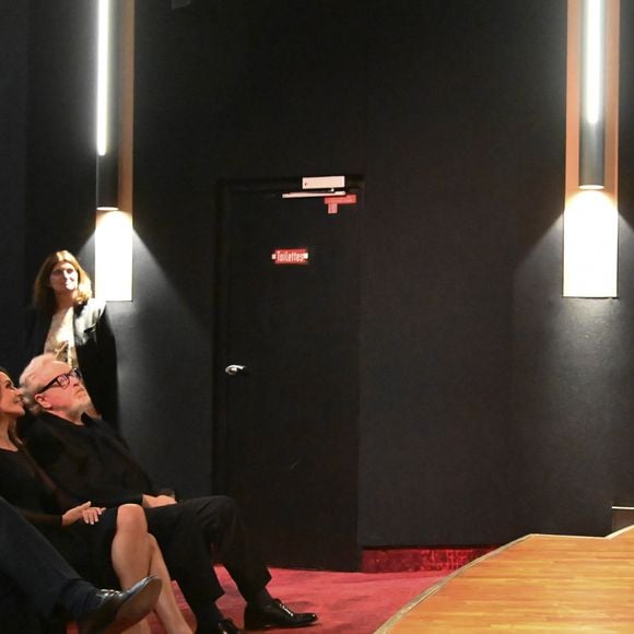 Exclusif - Ridley Scott (réalisateur) avec sa femme et Antoine Arnault lors de la soirée "Les mondes de Ridley Scott", avec la projection de la publicité pour le cognac Hennessy X.O, du film Thelma et Louise, suivi d'un cocktail dînatoire, à la salle de projection Elysées Biarritz à Paris, France, le 14 mars 2019. © Coadic Guirec/Bestimage