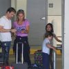 Exclusif - Arantxa Sánchez Vicario et son mari Josep Santacana à l'aéroport de Miami avec leurs enfants Arantxa et Leo le 10 août 2017.