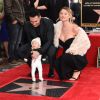 Adam Levine et sa femme Behati Prinsloo lors de l'inauguration de l'étoile d'Adam Levine sur le Walk of Fame à Hollywood, le 10 février 2017