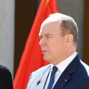 Le prince Albert II et la princesse Charlene de Monaco ont accueilli en visite officielle le président Chinois Xi Jinping et sa femme Peng Liyuan le 24 mars 2019 dans la cour d'honneur du palais princier à Monaco. © Bruno Bebert / Bestimage