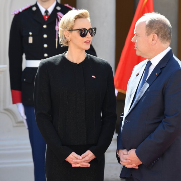 Le prince Albert II et la princesse Charlene de Monaco ont accueilli en visite officielle le président Chinois Xi Jinping et sa femme Peng Liyuan le 24 mars 2019 dans la cour d'honneur du palais princier à Monaco. © Bruno Bebert / Bestimage