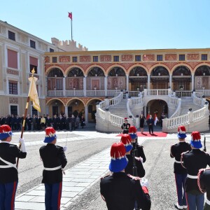 Le prince Albert II et la princesse Charlene de Monaco ont accueilli en visite officielle le président Chinois Xi Jinping et sa femme Peng Liyuan le 24 mars 2019 dans la cour d'honneur du palais princier à Monaco. © Bruno Bebert / Bestimage