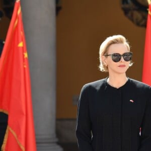 Le prince Albert II et la princesse Charlene de Monaco ont accueilli en visite officielle le président Chinois Xi Jinping et sa femme Peng Liyuan le 24 mars 2019 dans la cour d'honneur du palais princier à Monaco. © Bruno Bebert / Bestimage