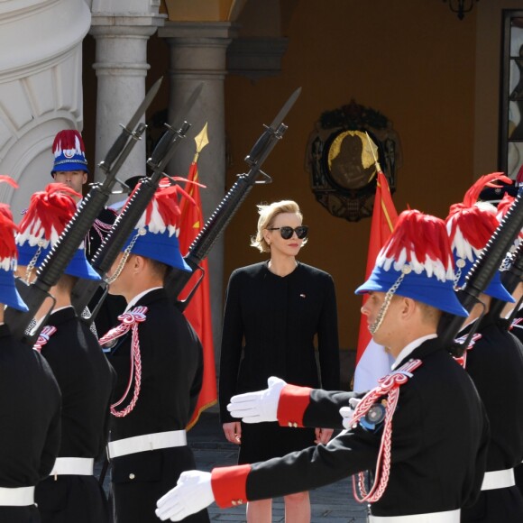 Le prince Albert II et la princesse Charlene de Monaco ont accueilli en visite officielle le président Chinois Xi Jinping et sa femme Peng Liyuan le 24 mars 2019 dans la cour d'honneur du palais princier à Monaco. © Bruno Bebert / Bestimage