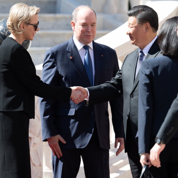 Le prince Albert II et la princesse Charlene de Monaco ont accueilli en visite d'Etat le président Chinois Xi Jinping et sa femme Peng Liyuan le 24 mars 2019 dans la cour d'honneur du palais princier à Monaco. © David Nivière / Pool / Bestimage