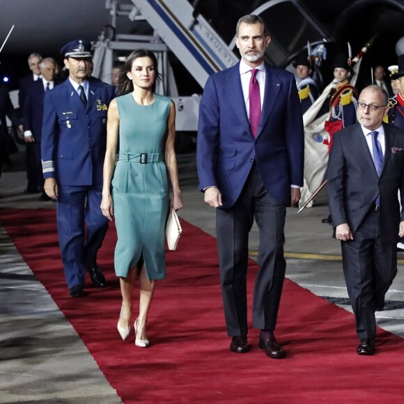 Le roi Felipe VI et la reine Letizia d'Espagne, arrivent à Buenos Aires en Argentine pour une visite d'Etat de trois jours, le 24 mars 2019.