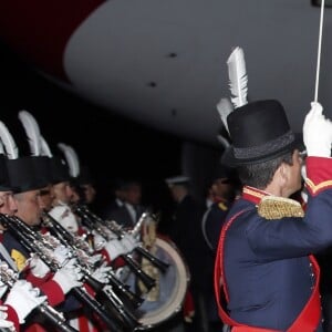 Le roi Felipe VI et la reine Letizia d'Espagne, arrivent à Buenos Aires en Argentine pour une visite d'Etat de trois jours, le 24 mars 2019.