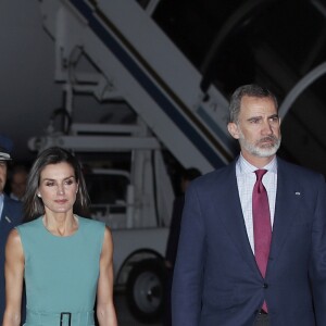 Le roi Felipe VI et la reine Letizia d'Espagne, arrivent à Buenos Aires en Argentine pour une visite d'Etat de trois jours, le 24 mars 2019.