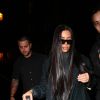 Kim Kardashian quitte le Ritz pour se rendre au restaurant Ferdi, avec Kimora Lee Simmons. Paris, le 25 mars 2019.