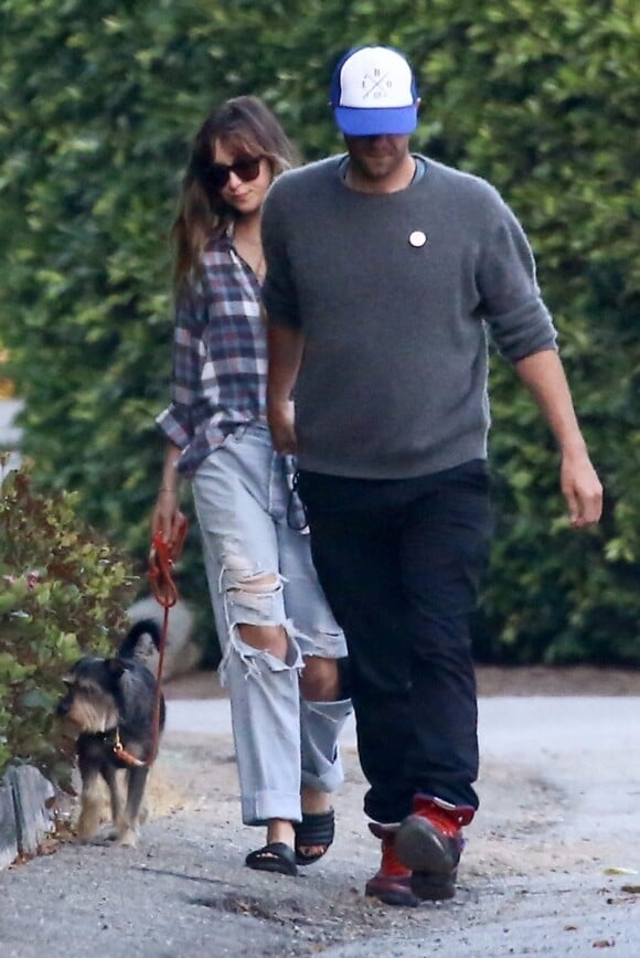 Exclusif - Chris Martin et sa compagne Dakota Johnson, le 24 juin 2018 à Los Angeles.