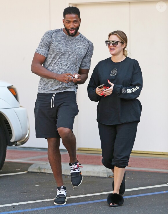 Khloe Kardashian à la sortie de chez le dermatologue avec Tristan Thompson pour un traitement laser à Los Angeles. Le 16 septembre 2017.