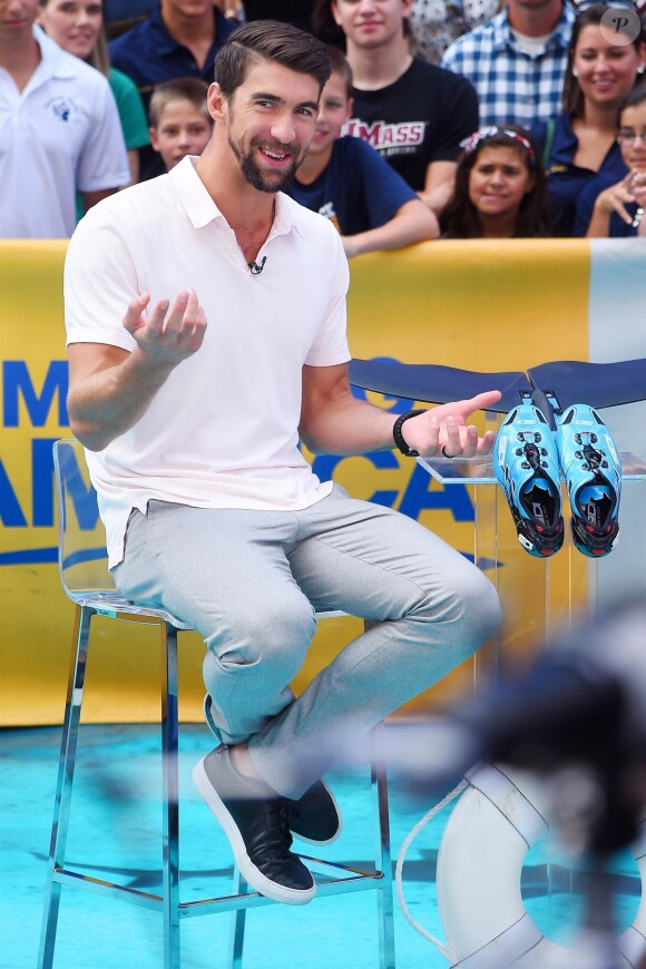Michael Phelps sur le tournage de "Good Morning America" pour la présentation de sa course contre un requin à New York le 20 juillet 2017.
