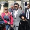 Rosalie Varda, Mathieu Demy, sa fille, Valentin Vignet (petit-fils d'Agnès Varda) et sa femme Déborah François - Arrivées aux obsèques d'Agnès Varda au Cimetière du Montparnasse à Paris, le 2 avril 2019.