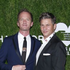 Neil Patrick Harris et son mari David Burtka au photocall de la soirée caritative des "Golden Heart Awards" au profit de l'association "God's Love We Deliver" au Spring Studios à New York, le 18 octobre 2018.