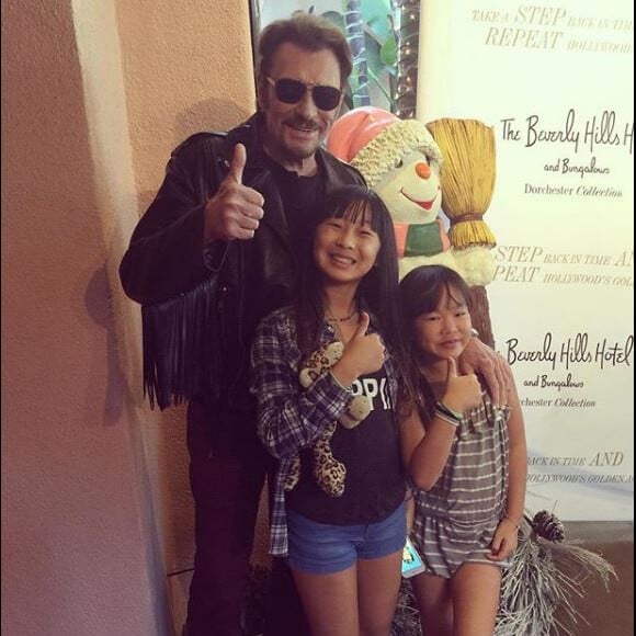 Johnny Hallyday avec ses filles Jade et Joy sur Instagram, le 7 mars 2017.