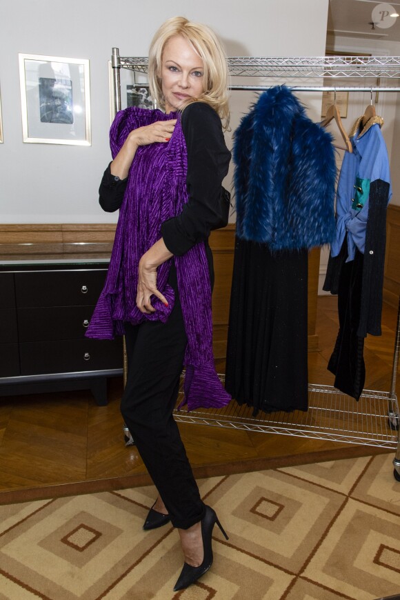 Exclusif - Le styliste Fahaid Sanober présente sa nouvelle collection intitulée "The New Pop Art" à Pamela Anderson à l'hôtel Marriott Champs-Élysées. Paris, le 1er Avril 2019. © Pierre Perusseau / Bestimage