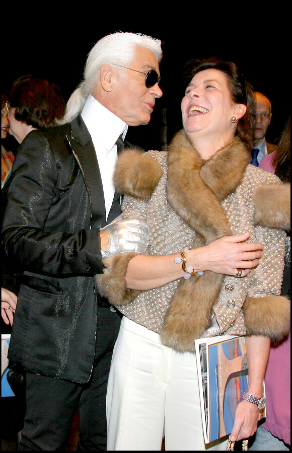 Karl Lagerfeld et Caroline de Monaco au défilé Chanel à Monaco en 2006.