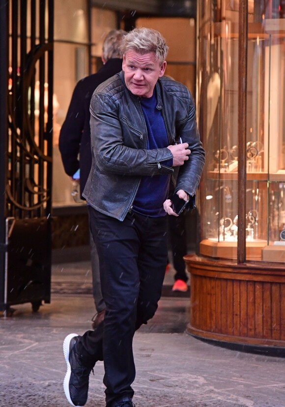 Exclusif - Le chef Gordon Ramsay à la sortie d'une boutique Rolex du centre commercial Burlington Arcade à Londres, Royaume Uni, le 2 avril 2019.