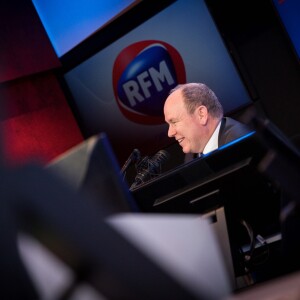 Exclusif - Le prince Albert II de Monaco - Bernard Montiel reçoit le prince Albert II de Monaco sur le plateau de la radio RFM lors de son émission "Une heure avec..." à l'occasion du Tribute to Grace Kelly (du 19 au 28/04 à Monaco). Diffusion le 7 avril 2019 à midi. La rencontre a eu lieu le 2 avril 2019 à Paris © Cyril Moreau / Bestimage