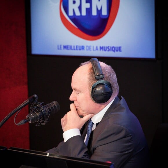 Exclusif - Le prince Albert II de Monaco - Bernard Montiel reçoit le prince Albert II de Monaco sur le plateau de la radio RFM lors de son émission "Une heure avec..." à l'occasion du Tribute to Grace Kelly (du 19 au 28/04 à Monaco). Diffusion le 7 avril 2019 à midi. La rencontre a eu lieu le 2 avril 2019 à Paris © Cyril Moreau / Bestimage