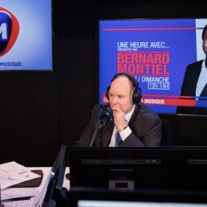 Exclusif - Le prince Albert II de Monaco - Bernard Montiel reçoit le prince Albert II de Monaco sur le plateau de la radio RFM lors de son émission "Une heure avec..." à l'occasion du Tribute to Grace Kelly (du 19 au 28/04 à Monaco). Diffusion le 7 avril 2019 à midi. La rencontre a eu lieu le 2 avril 2019 à Paris © Cyril Moreau / Bestimage