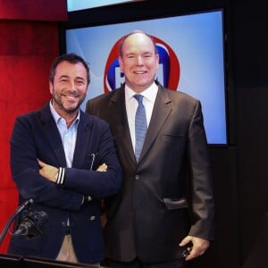 Exclusif - Le prince Albert II de Monaco - Bernard Montiel reçoit le prince Albert II de Monaco sur le plateau de la radio RFM lors de son émission "Une heure avec..." à l'occasion du Tribute to Grace Kelly (du 19 au 28/04 à Monaco). Diffusion le 7 avril 2019 à midi. La rencontre a eu lieu le 2 avril 2019 à Paris © Cyril Moreau / Bestimage