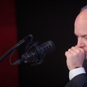 Exclusif - Le prince Albert II de Monaco - Bernard Montiel reçoit le prince Albert II de Monaco sur le plateau de la radio RFM lors de son émission "Une heure avec..." à l'occasion du Tribute to Grace Kelly (du 19 au 28/04 à Monaco). Diffusion le 7 avril 2019 à midi. La rencontre a eu lieu le 2 avril 2019 à Paris © Cyril Moreau / Bestimage