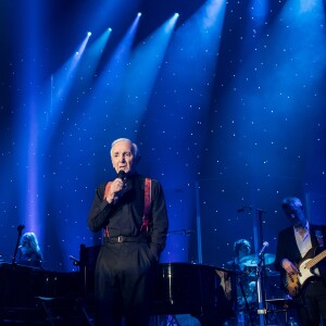 Exclusif - Charles Aznavour en concert à l'Accorhotels Arena (POPB Bercy) à Paris. Le 13 décembre 2017 © Cyril Moreau / Bestimage Exclusive