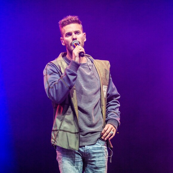 Matt Pokora (M. Pokora) lors de la 8ème édition du concert caritatif "Une nuit à Makala" organisé pour l'association "Les orphelins de Makala" au Zénith de Lille, France, le 19 mars 2019. Le footballeur R.Mavuba fait une fois de plus le pari que la générosité des artistes, des personnalités et des sportifs présents rencontrera celle de milliers de spectateurs. Musique, danse et humour sont au programme durant plus de 3h. Créée par Rio Mavuba, la fondation a vu le jour le 23 avril 2009. Elle a pour but l'encadrement, l'hébergement et la scolarisation de jeunes orphelins issus du quartier dont est originaire le père du footballeur : Makala à Kinshasa en République Démocratique du Congo. Par les fonds récoltés et l'aide précieuse des partenaires bénévoles, le concert caritatif apporte un financement conséquent aux actions réalisées sur place : aménagement et équipements de l'orphelinat, accès à la scolarité et aux loisirs, soins médicaux, etc... © Stéphane Vansteenkiste/Bestimage