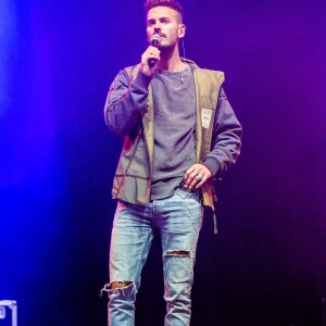 Matt Pokora (M. Pokora) lors de la 8ème édition du concert caritatif "Une nuit à Makala" organisé pour l'association "Les orphelins de Makala" au Zénith de Lille, France, le 19 mars 2019. Le footballeur R.Mavuba fait une fois de plus le pari que la générosité des artistes, des personnalités et des sportifs présents rencontrera celle de milliers de spectateurs. Musique, danse et humour sont au programme durant plus de 3h. Créée par Rio Mavuba, la fondation a vu le jour le 23 avril 2009. Elle a pour but l'encadrement, l'hébergement et la scolarisation de jeunes orphelins issus du quartier dont est originaire le père du footballeur : Makala à Kinshasa en République Démocratique du Congo. Par les fonds récoltés et l'aide précieuse des partenaires bénévoles, le concert caritatif apporte un financement conséquent aux actions réalisées sur place : aménagement et équipements de l'orphelinat, accès à la scolarité et aux loisirs, soins médicaux, etc... © Stéphane Vansteenkiste/Bestimage