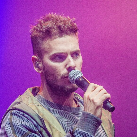 Matt Pokora (M. Pokora) lors de la 8ème édition du concert caritatif "Une nuit à Makala" organisé pour l'association "Les orphelins de Makala" au Zénith de Lille, France, le 19 mars 2019. Le footballeur R.Mavuba fait une fois de plus le pari que la générosité des artistes, des personnalités et des sportifs présents rencontrera celle de milliers de spectateurs. Musique, danse et humour sont au programme durant plus de 3h. Créée par Rio Mavuba, la fondation a vu le jour le 23 avril 2009. Elle a pour but l'encadrement, l'hébergement et la scolarisation de jeunes orphelins issus du quartier dont est originaire le père du footballeur : Makala à Kinshasa en République Démocratique du Congo. Par les fonds récoltés et l'aide précieuse des partenaires bénévoles, le concert caritatif apporte un financement conséquent aux actions réalisées sur place : aménagement et équipements de l'orphelinat, accès à la scolarité et aux loisirs, soins médicaux, etc... © Stéphane Vansteenkiste/Bestimage
