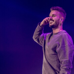 Matt Pokora (M. Pokora) lors de la 8ème édition du concert caritatif "Une nuit à Makala" organisé pour l'association "Les orphelins de Makala" au Zénith de Lille, France, le 19 mars 2019. Le footballeur R.Mavuba fait une fois de plus le pari que la générosité des artistes, des personnalités et des sportifs présents rencontrera celle de milliers de spectateurs. Musique, danse et humour sont au programme durant plus de 3h. Créée par Rio Mavuba, la fondation a vu le jour le 23 avril 2009. Elle a pour but l'encadrement, l'hébergement et la scolarisation de jeunes orphelins issus du quartier dont est originaire le père du footballeur : Makala à Kinshasa en République Démocratique du Congo. Par les fonds récoltés et l'aide précieuse des partenaires bénévoles, le concert caritatif apporte un financement conséquent aux actions réalisées sur place : aménagement et équipements de l'orphelinat, accès à la scolarité et aux loisirs, soins médicaux, etc... © Stéphane Vansteenkiste/Bestimage